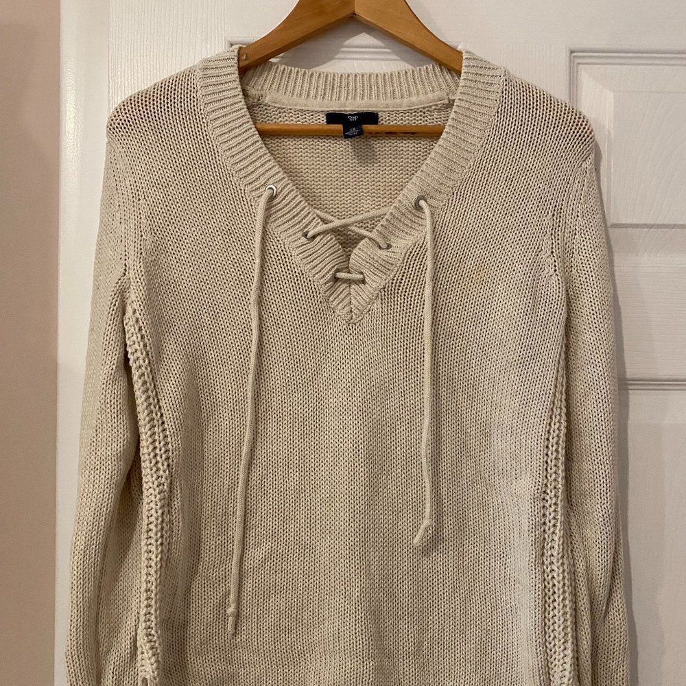 Gap Sweater with tie